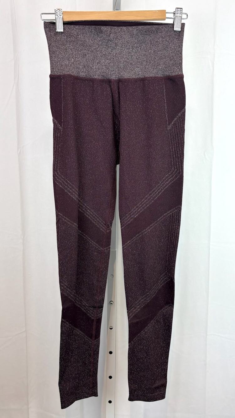 ATHLETA  Size M Twilight Tight 511487 Seamless Stretch Shimmer Burgundy Purple